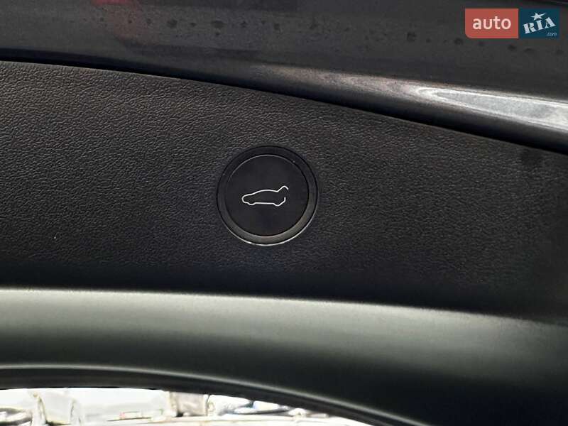 Седан Tesla Model 3 2023 в Рівному