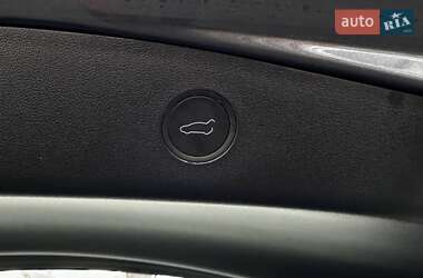 Седан Tesla Model 3 2023 в 