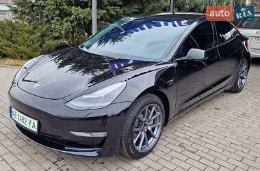 Седан Tesla Model 3 2021 в Львові