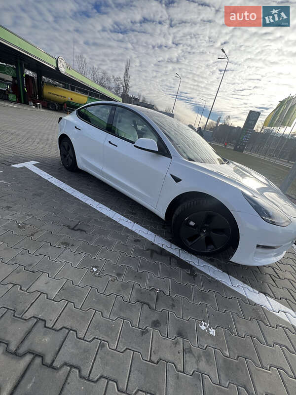 Седан Tesla Model 3 2021 в Кременчуці