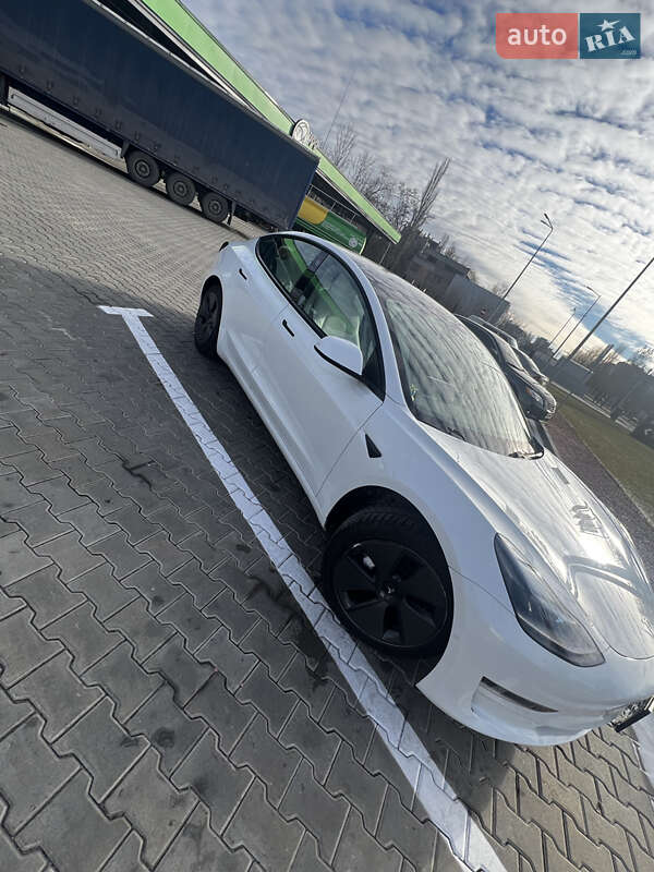 Седан Tesla Model 3 2021 в Кременчуці