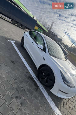 Седан Tesla Model 3 2021 в 