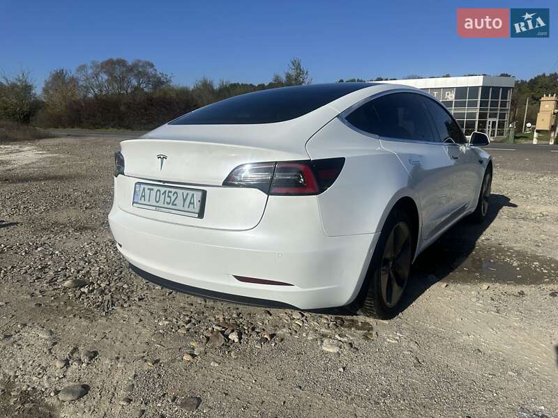 Седан Tesla Model 3 2019 в Коломые