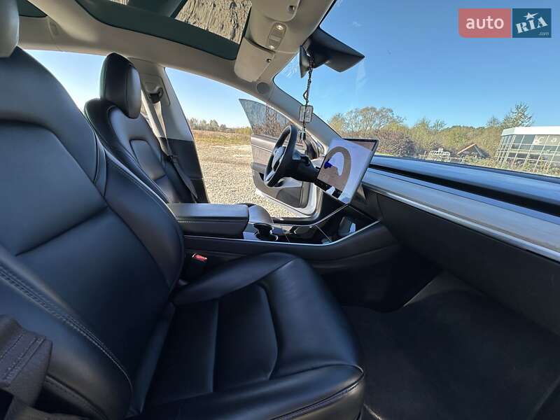 Седан Tesla Model 3 2019 в Коломые