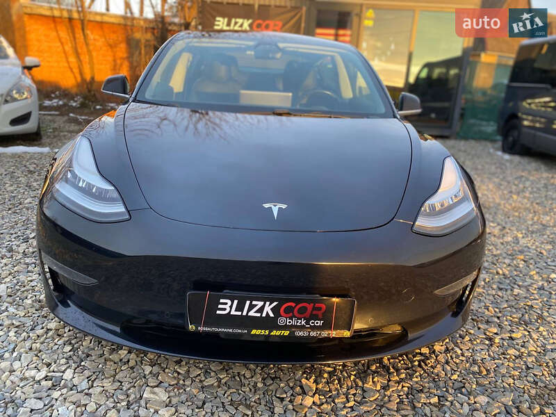 Седан Tesla Model 3 2018 в Коломые