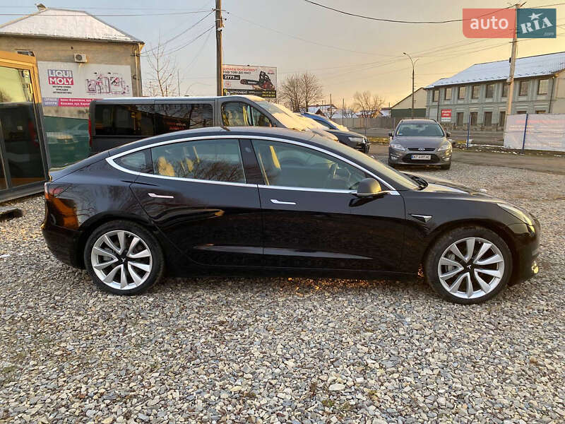 Седан Tesla Model 3 2018 в Коломые