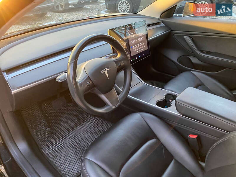 Седан Tesla Model 3 2018 в Коломые