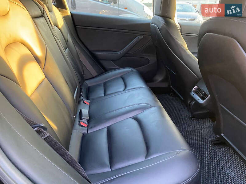 Седан Tesla Model 3 2018 в Коломые