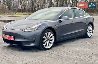 Седан Tesla Model 3 2019 в Радивиліві