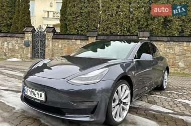 Седан Tesla Model 3 2019 в 