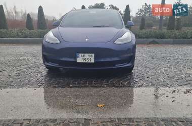 Седан Tesla Model 3 2022 в Днепре