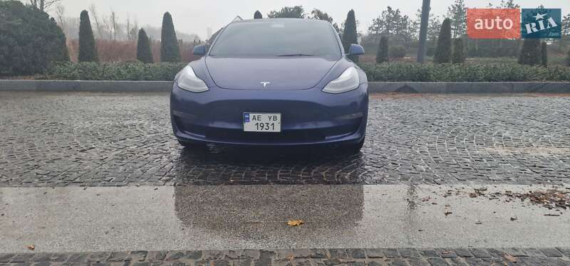 Седан Tesla Model 3 2022 в Дніпрі