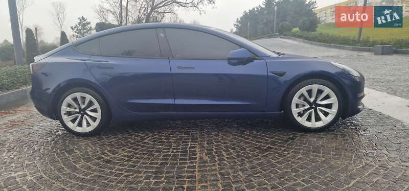 Седан Tesla Model 3 2022 в Дніпрі