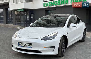 Седан Tesla Model 3 2019 в Трускавці