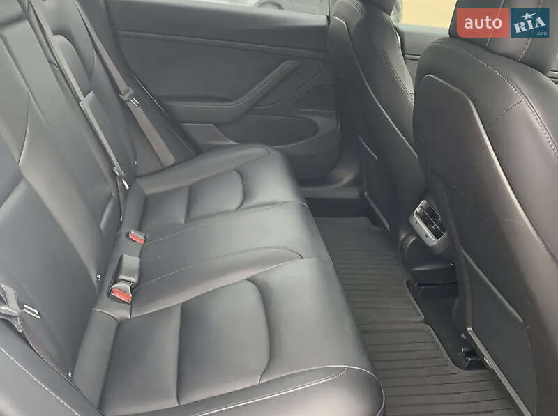 Седан Tesla Model 3 2019 в Одессе