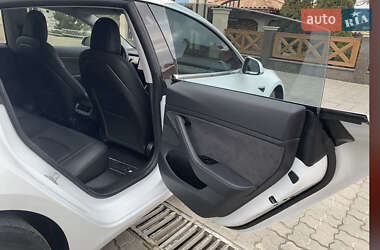 Седан Tesla Model 3 2019 в Одесі