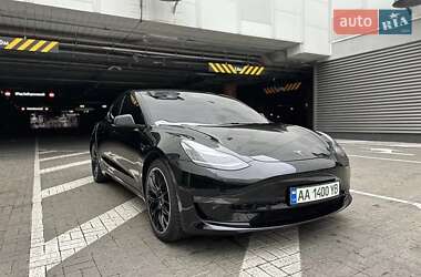 Седан Tesla Model 3 2018 в Киеве