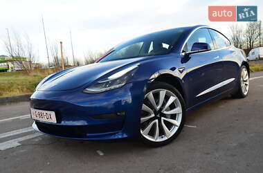 Седан Tesla Model 3 2019 в Трускавці