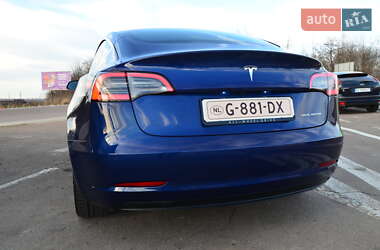 Седан Tesla Model 3 2019 в Трускавці