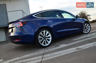 Седан Tesla Model 3 2019 в Трускавці