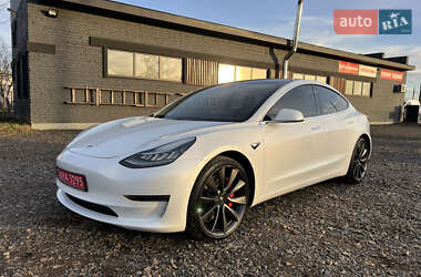 Седан Tesla Model 3 2020 в Луцьку