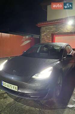 Седан Tesla Model 3 2019 в Ужгороді