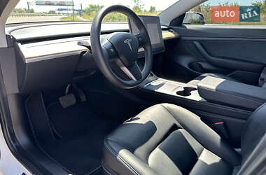 Седан Tesla Model 3 2021 в 