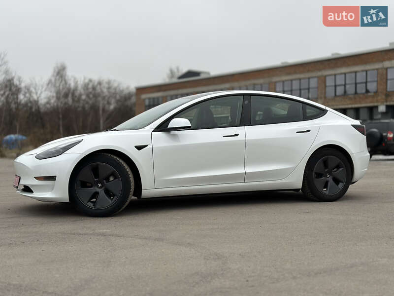 Седан Tesla Model 3 2023 в Рівному