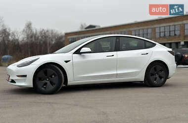 Седан Tesla Model 3 2023 в 