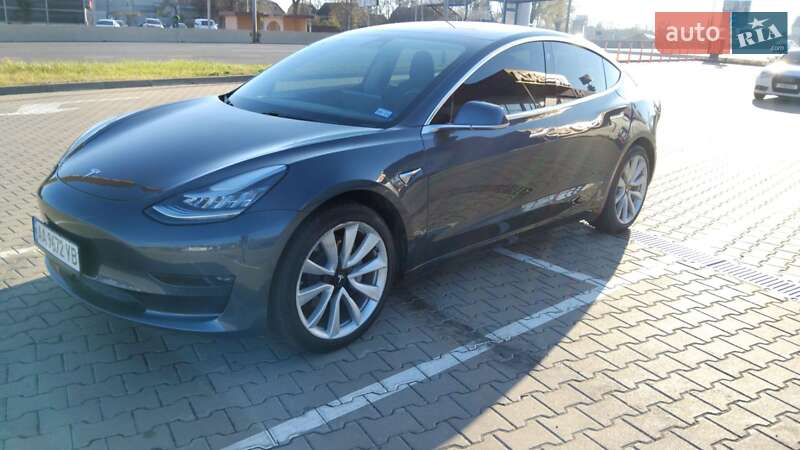 Седан Tesla Model 3 2018 в Києві