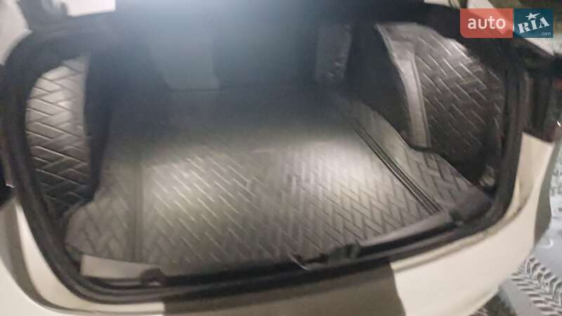 Седан Tesla Model 3 2023 в Миколаєві фото 10 Седан Tesla Model 3 2023 в Миколаєві