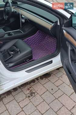 Седан Tesla Model 3 2023 в Николаеве