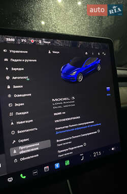 Седан Tesla Model 3 2018 в Чернівцях