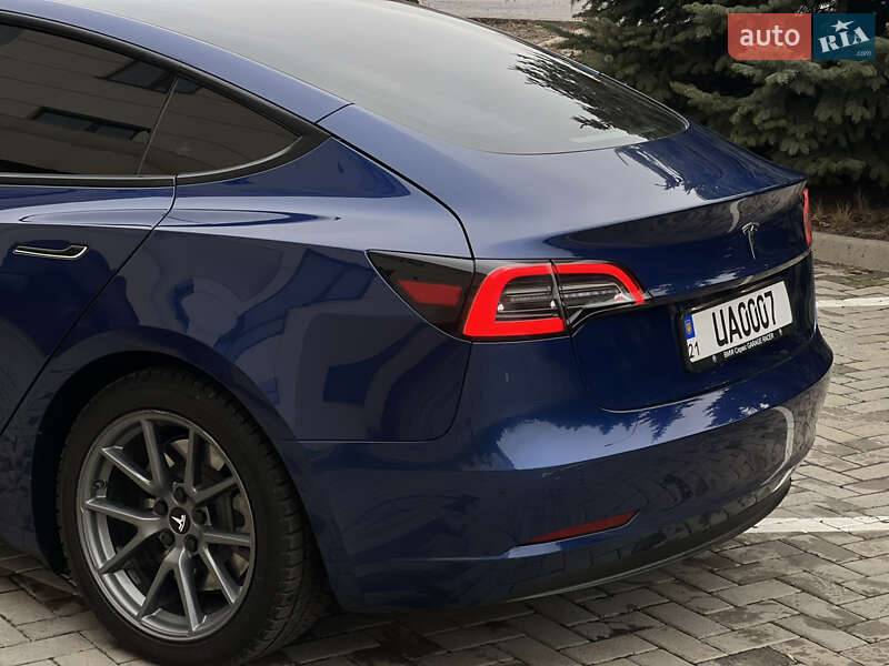 Седан Tesla Model 3 2021 в Харкові