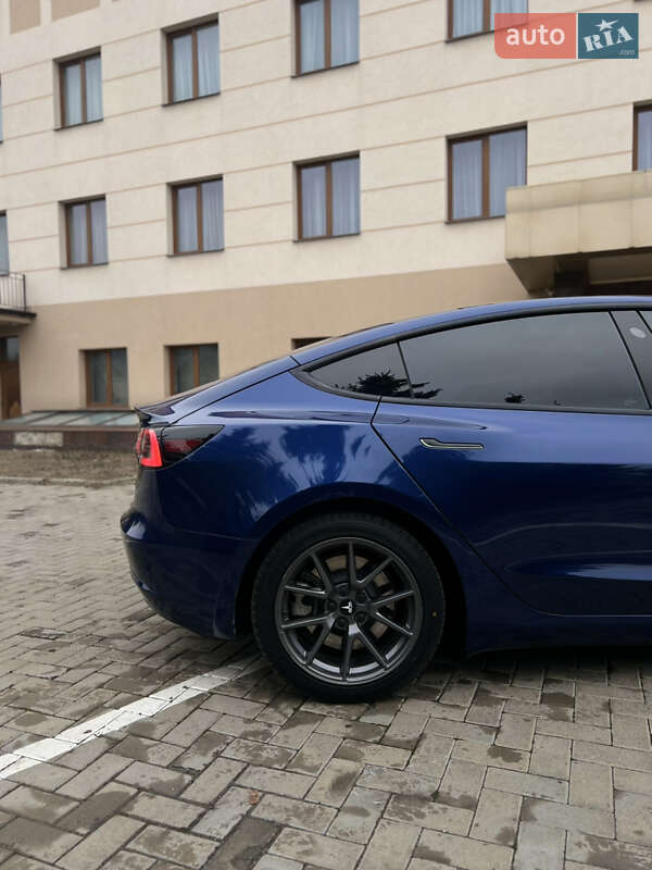 Седан Tesla Model 3 2021 в Харкові