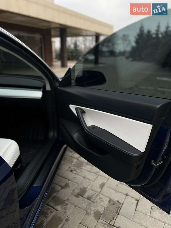 Седан Tesla Model 3 2021 в Харкові