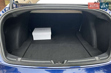 Седан Tesla Model 3 2021 в 