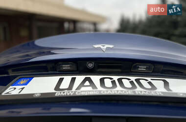 Седан Tesla Model 3 2021 в 