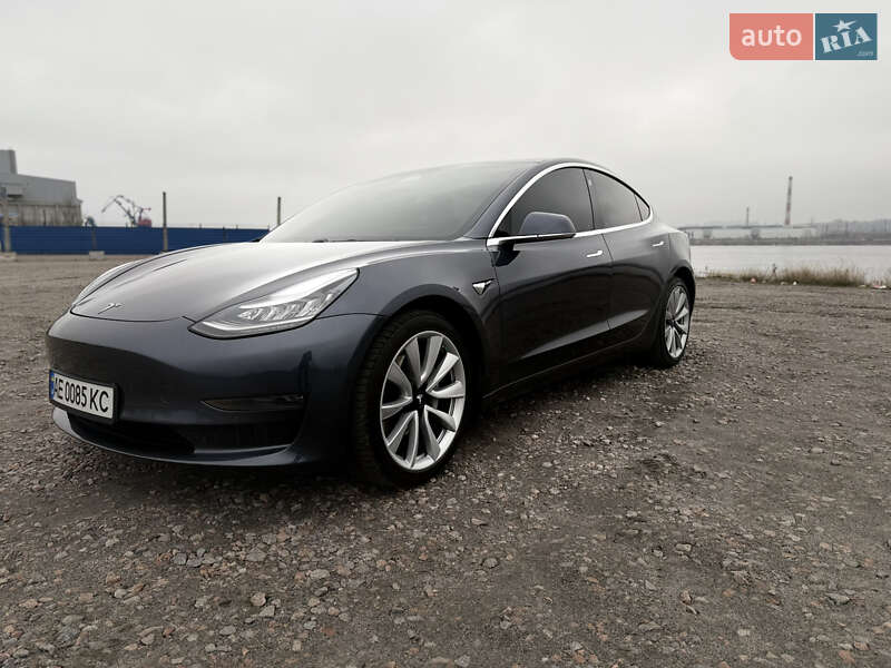 Tesla Model 3 2018