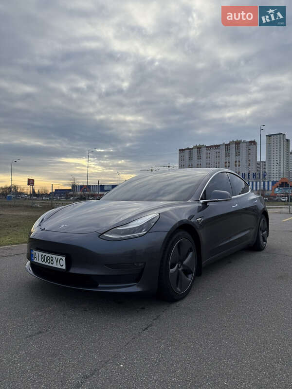 Седан Tesla Model 3 2019 в Киеве