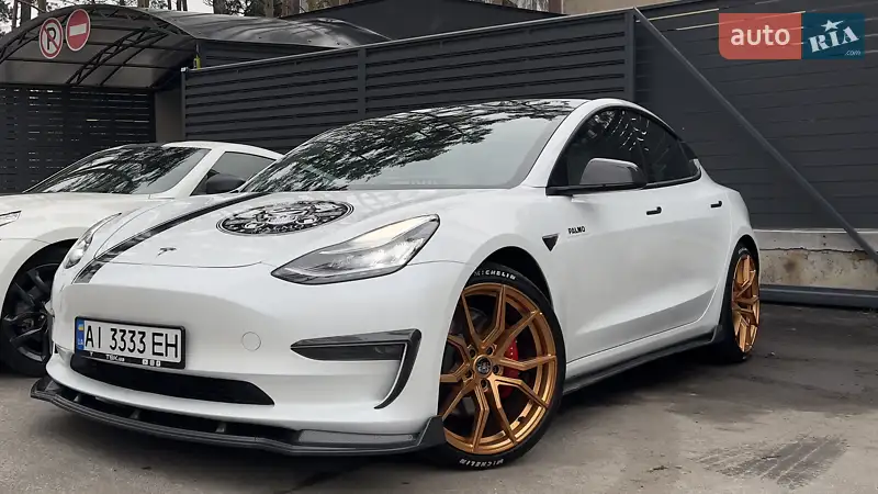 Седан Tesla Model 3 2019 в 