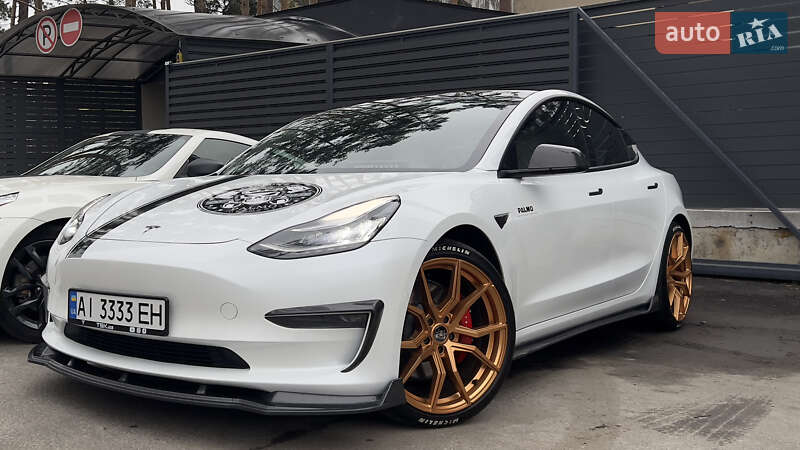 Седан Tesla Model 3 2019 в Ирпене