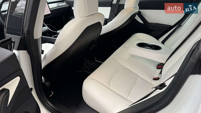 Седан Tesla Model 3 2019 в Ирпене