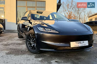 Седан Tesla Model 3 2024 в Вінниці