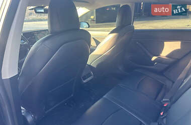 Седан Tesla Model 3 2018 в Львове