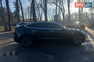 Седан Tesla Model 3 2018 в Львове