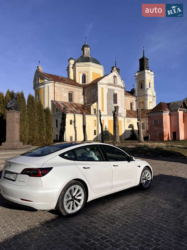 Седан Tesla Model 3 2021 в Тернополе
