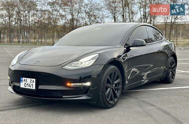 Седан Tesla Model 3 2019 в Дніпрі