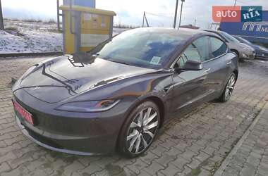 Седан Tesla Model 3 2024 в Луцке