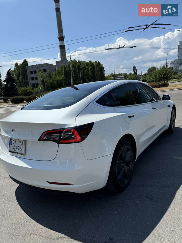 Седан Tesla Model 3 2019 в Черкасах